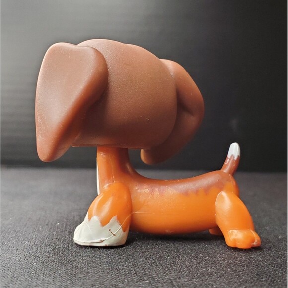 RARE 2006 LPS Savannah Reed #675 Dachshund Green Eyes Magnet in Paw - Picture 2 of 3